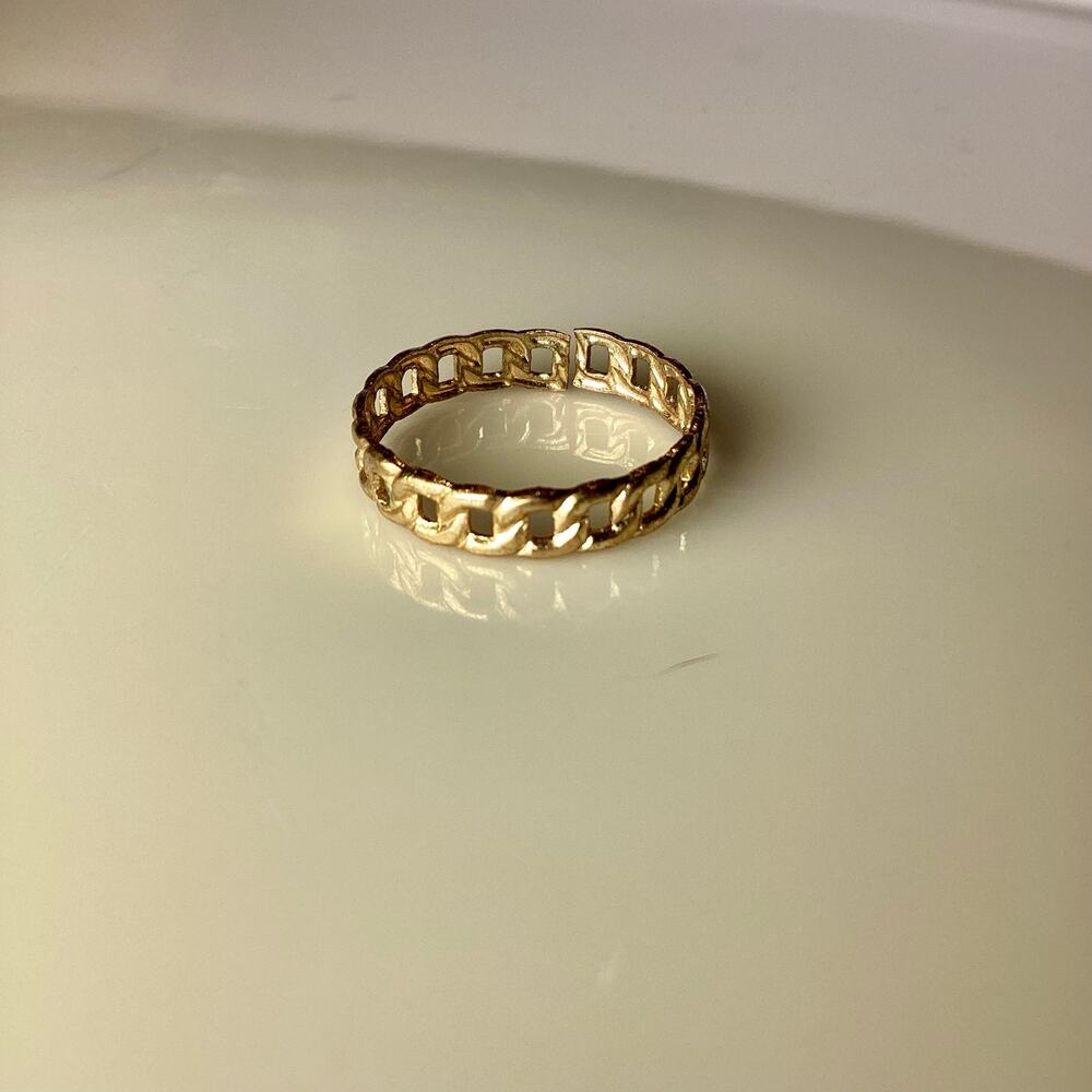 Chain Link Shaped Gold Tone Fashion Ring